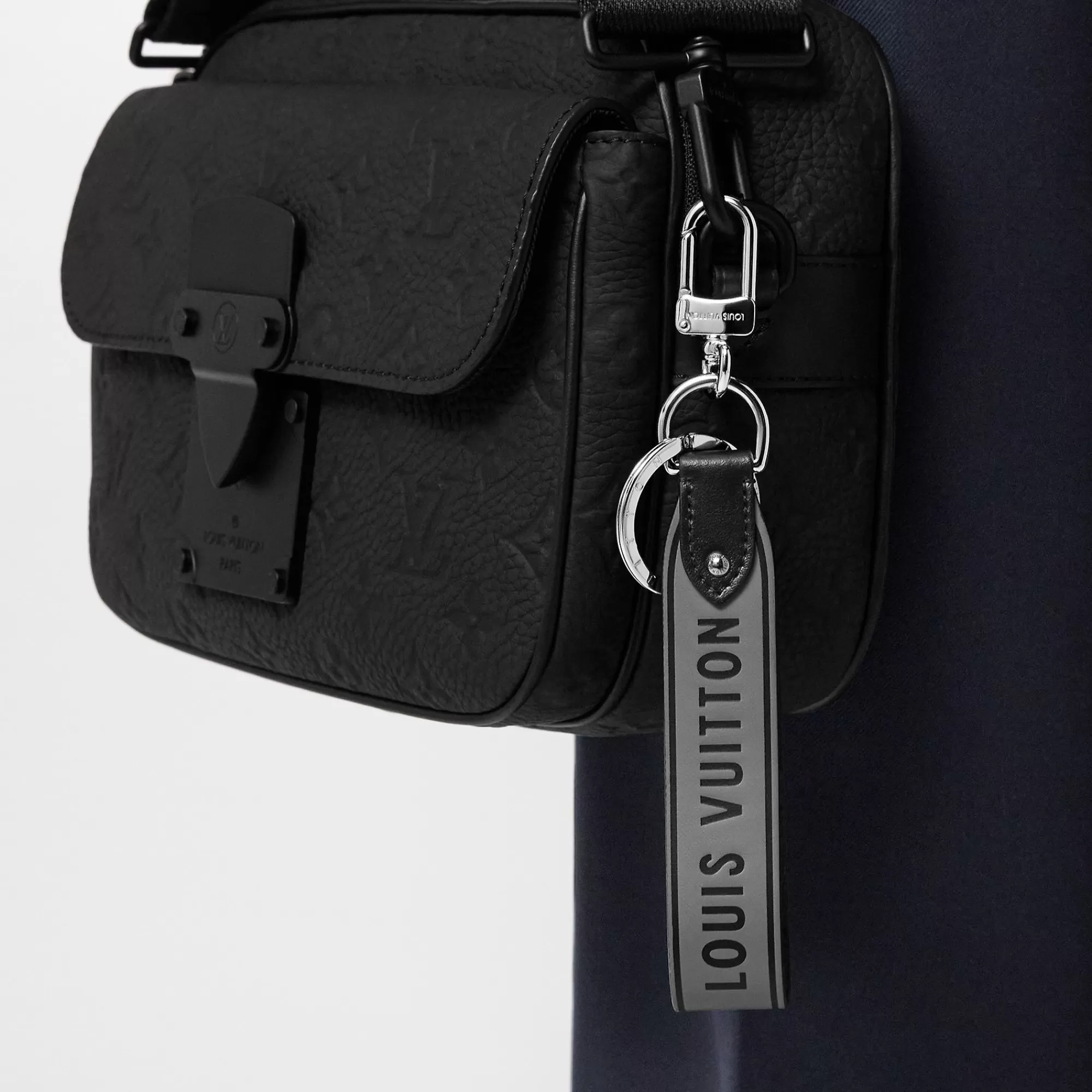 Fashion Louis Vuitton Capital Lv Bag Charm And Key Holder