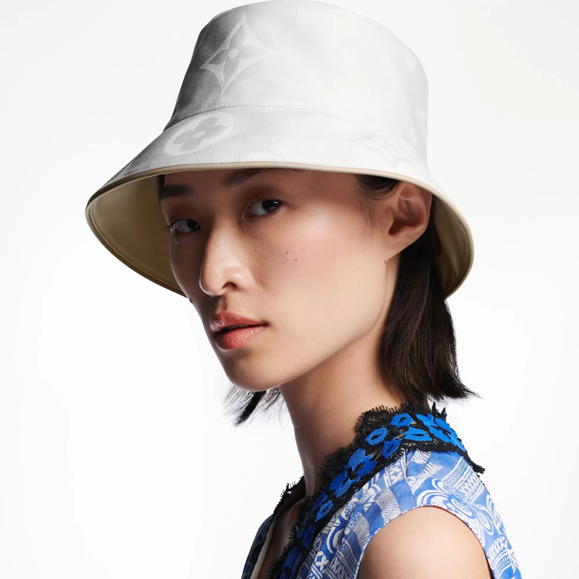 New Louis Vuitton Dailygram Bucket Hat White