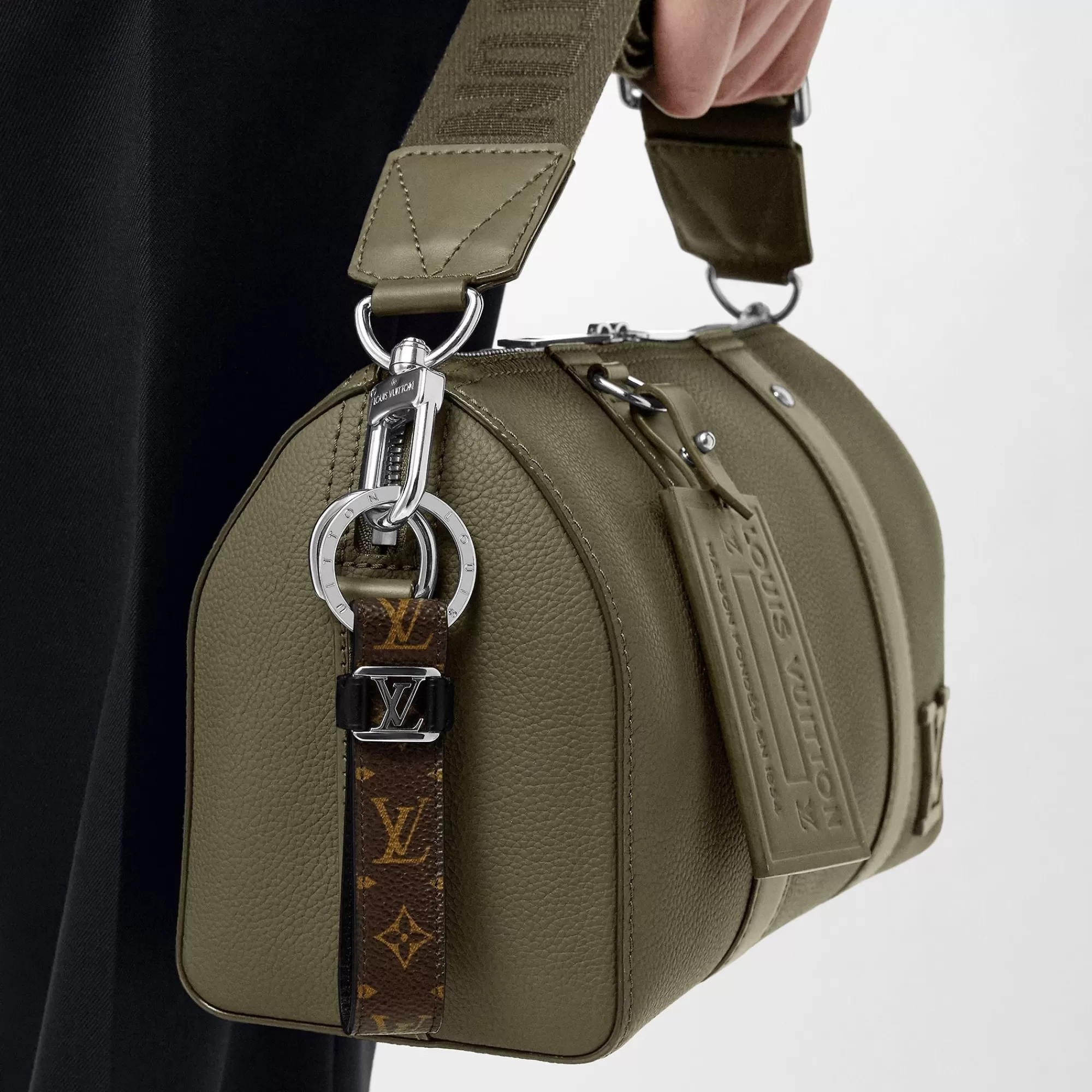 Sale Louis Vuitton Lv Dragonne Key Holder