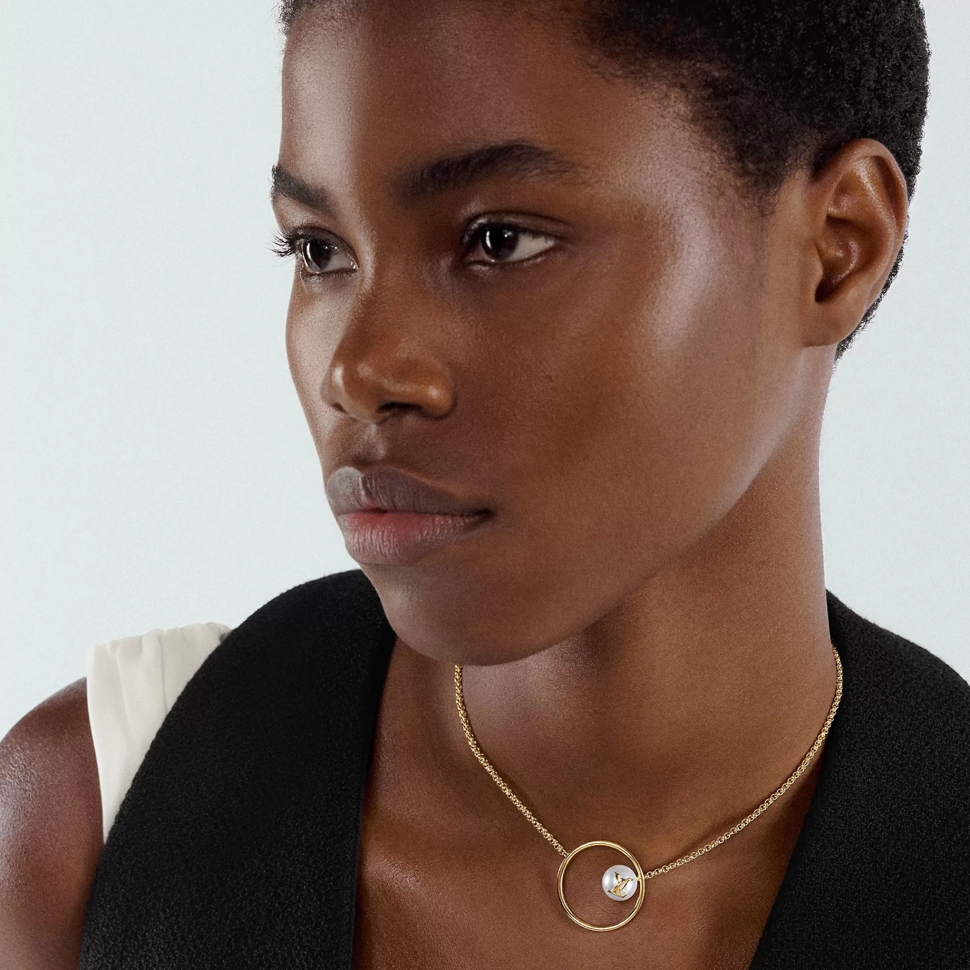 New Louis Vuitton Lv Eclipse Pearls Necklace