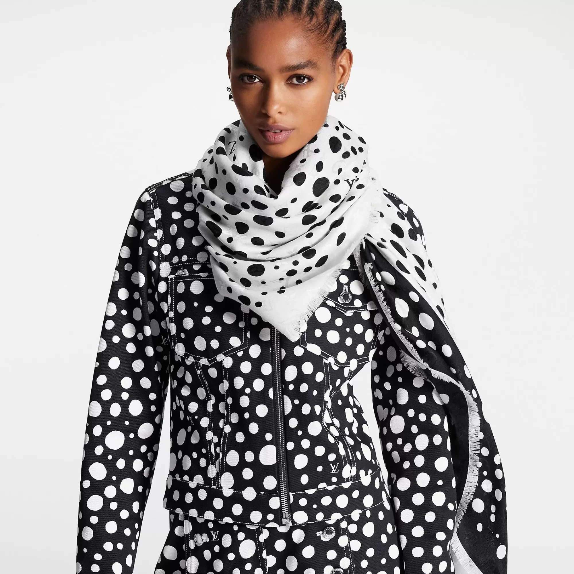 Shop Louis Vuitton Lv X Yk Infinity Dots Shawl