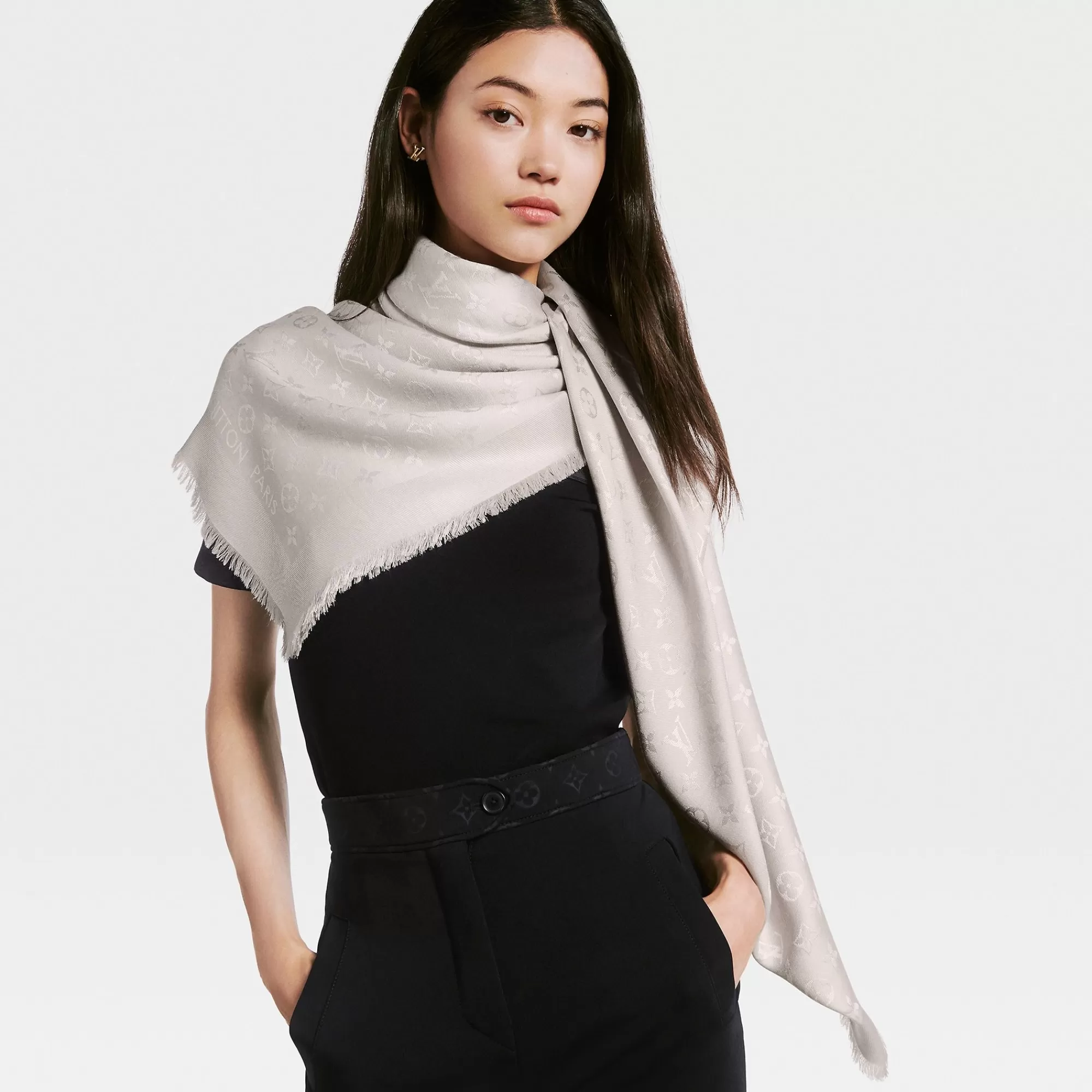 Flash Sale Louis Vuitton Monogram Classic Shawl Pearl Grey