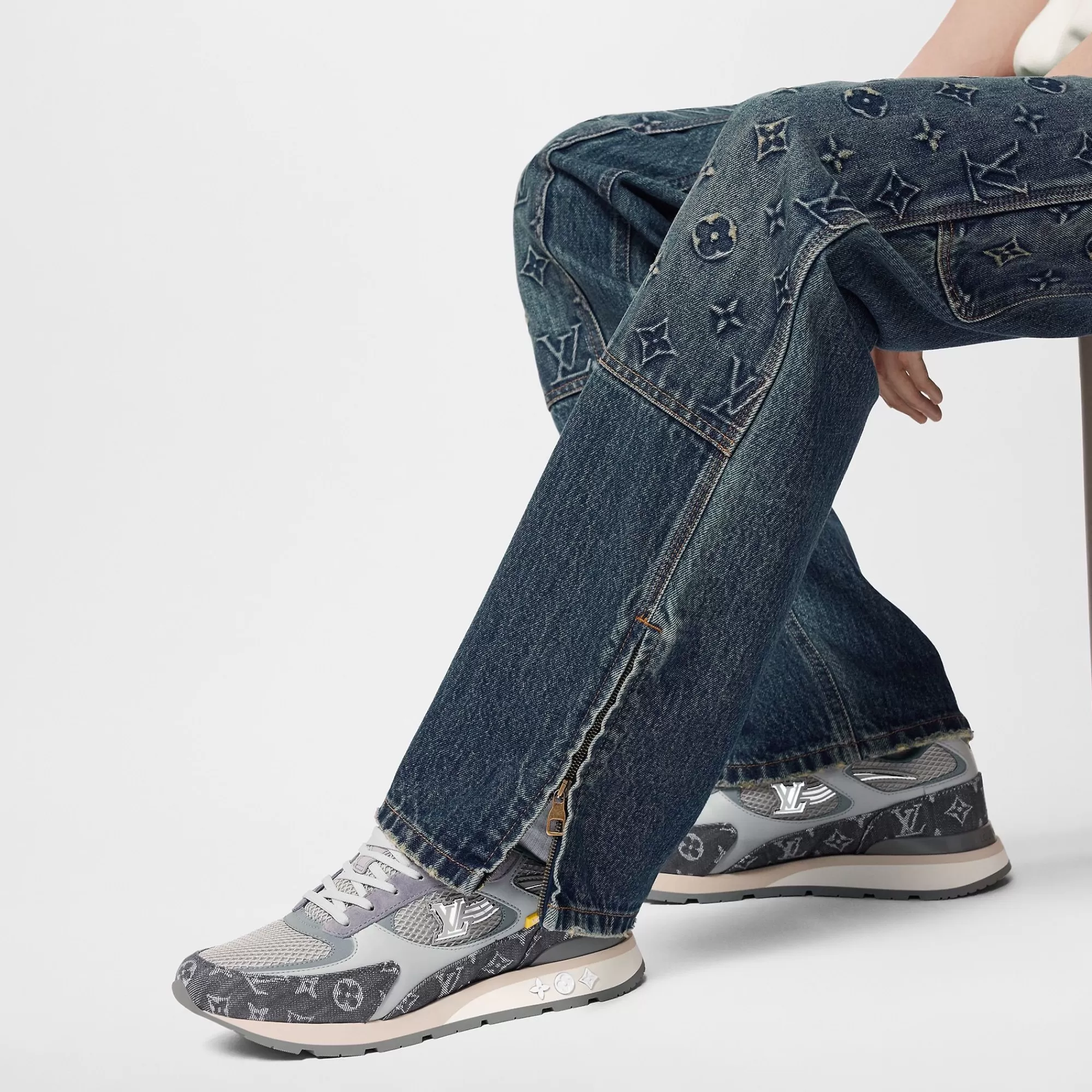 Discount Louis Vuitton Run Away Sneaker Grey