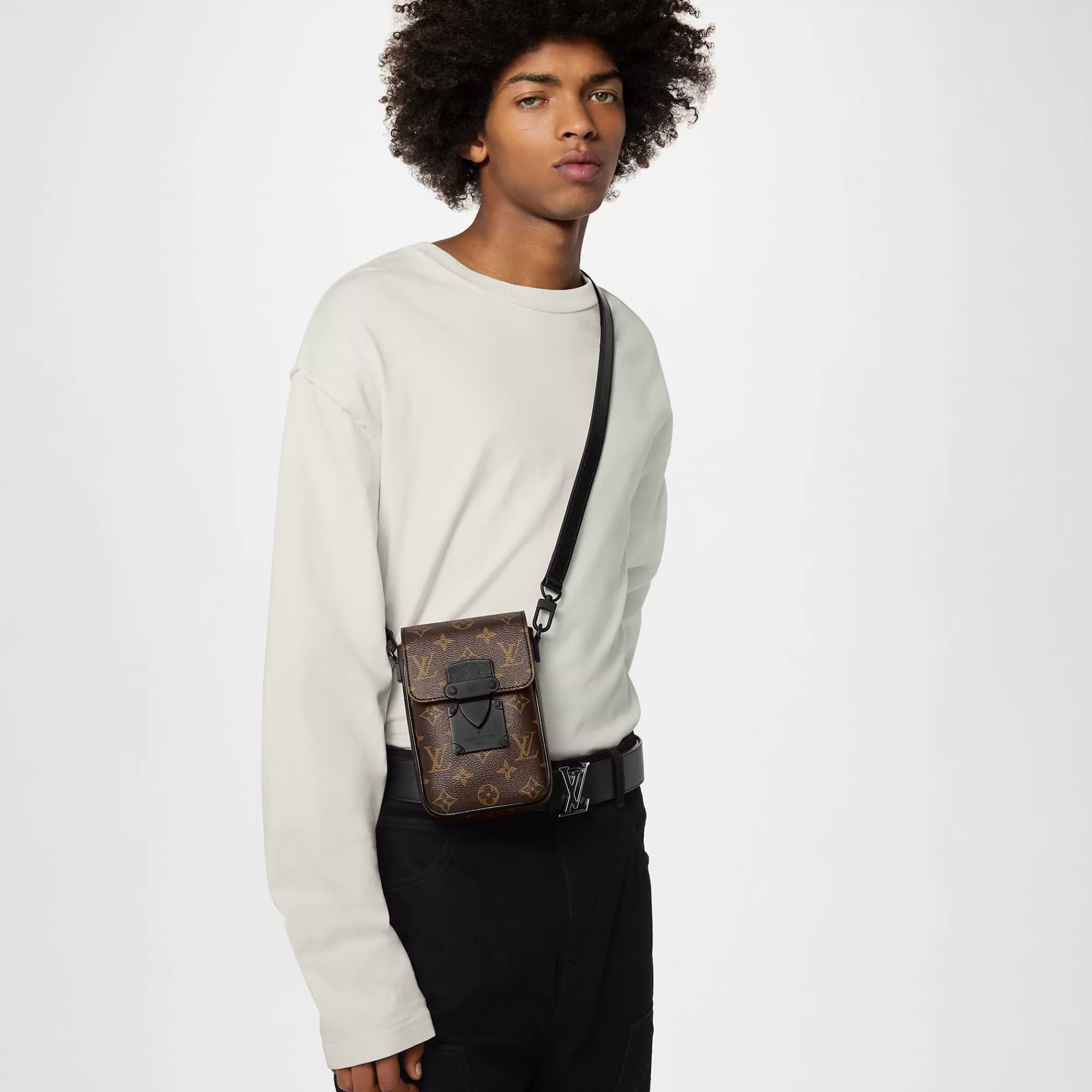 Hot Louis Vuitton S-Lock Vertical Wearable Wallet