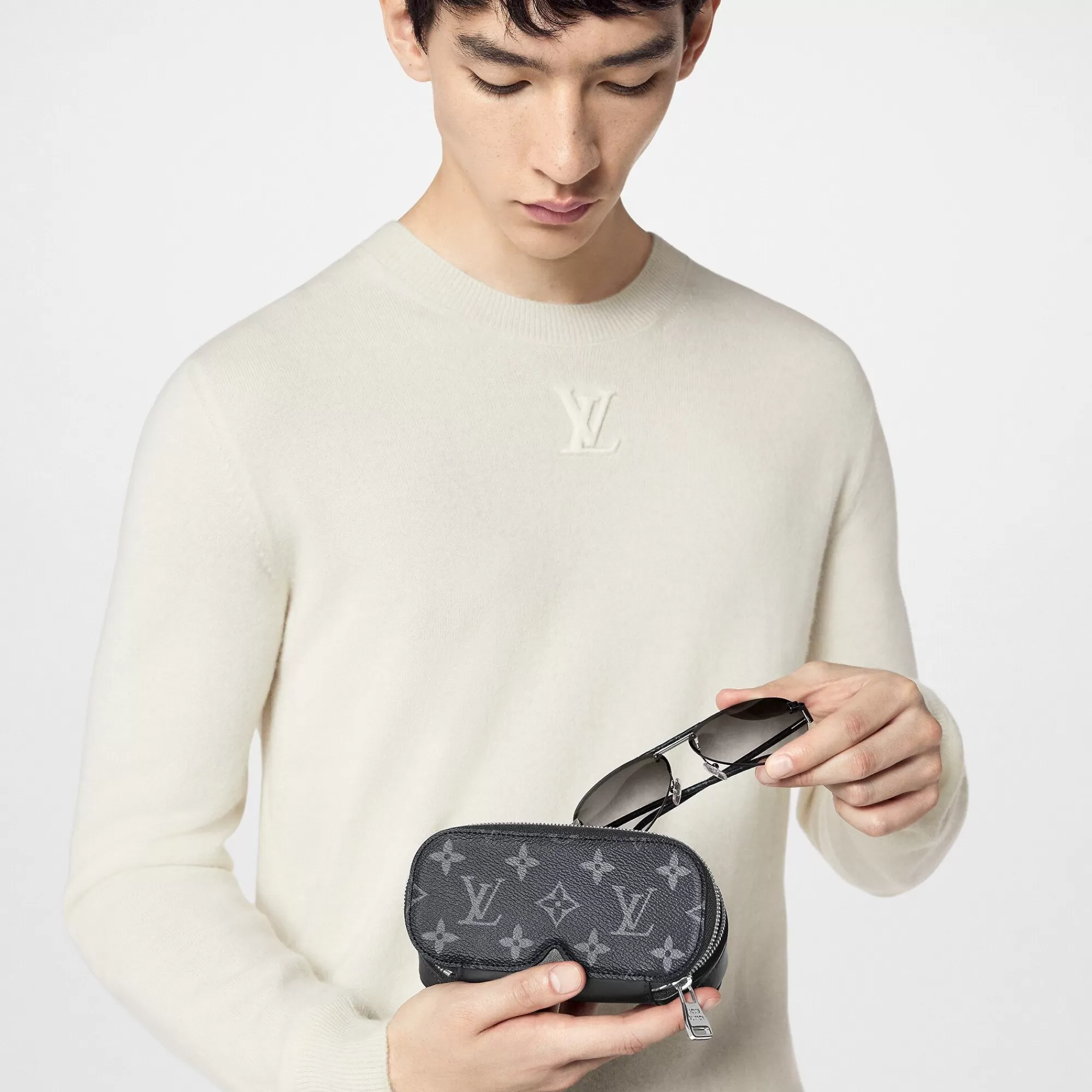 Best Sale Louis Vuitton Sunglasses Pouch Gm