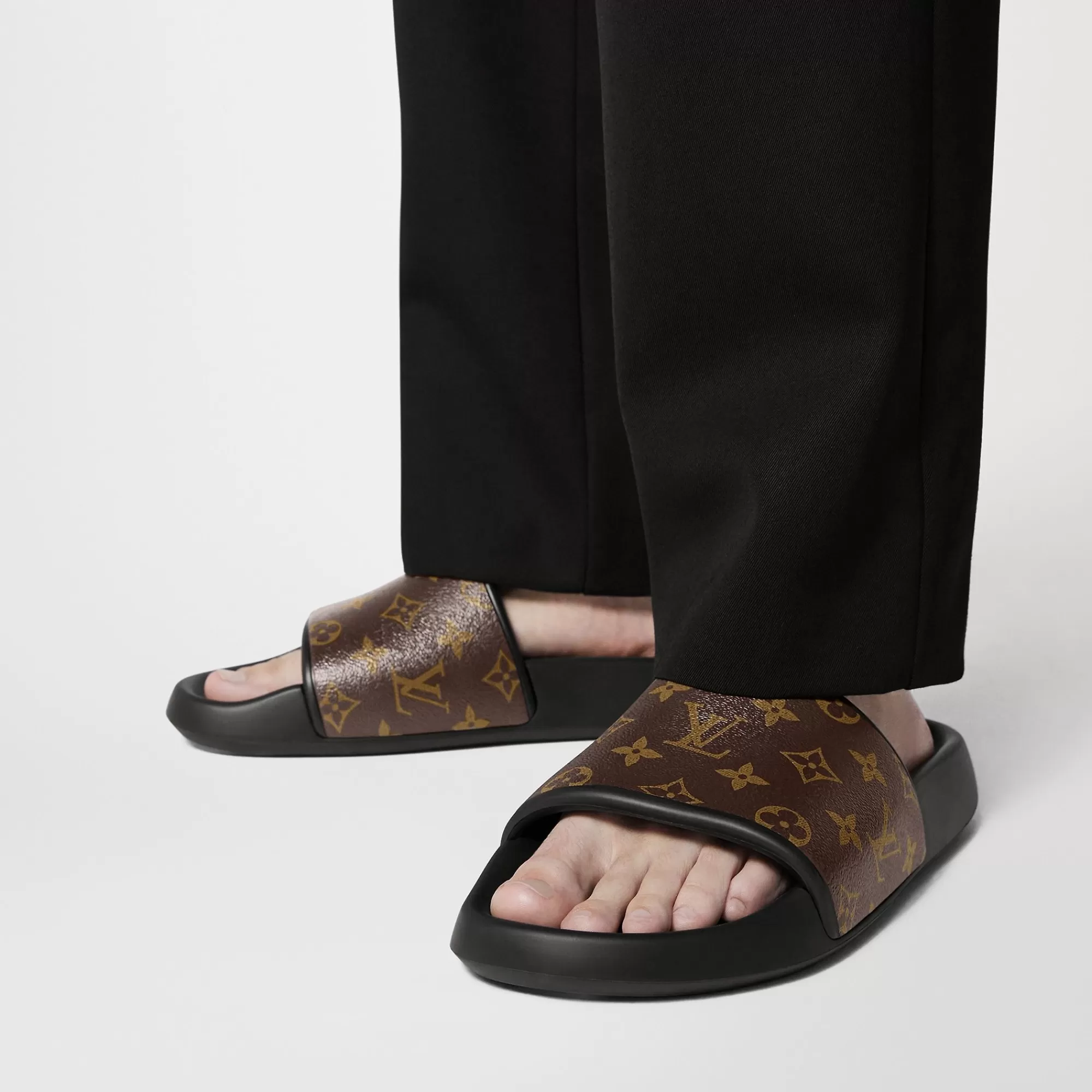 Sale Louis Vuitton Waterfront Mule Macassar